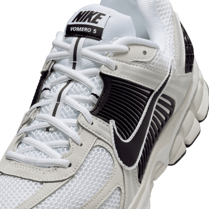 Men's Nike Zoom Vomero 5 - White/Black/Platinum Tint/Metallic Platinum