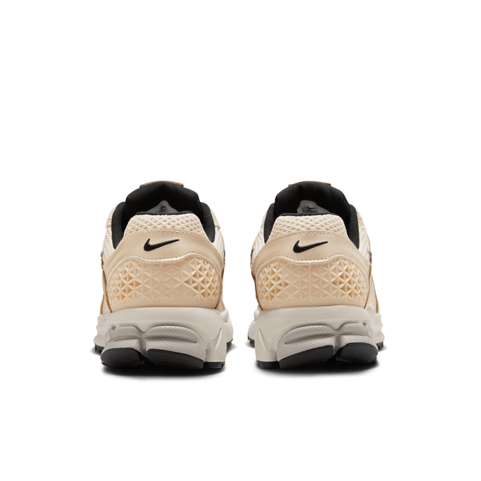 Women's Nike Zoom Vomero 5 - Pearl White/Chrome/Light Bone