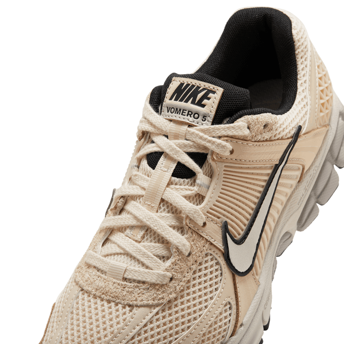 Women's Nike Zoom Vomero 5 - Pearl White/Chrome/Light Bone